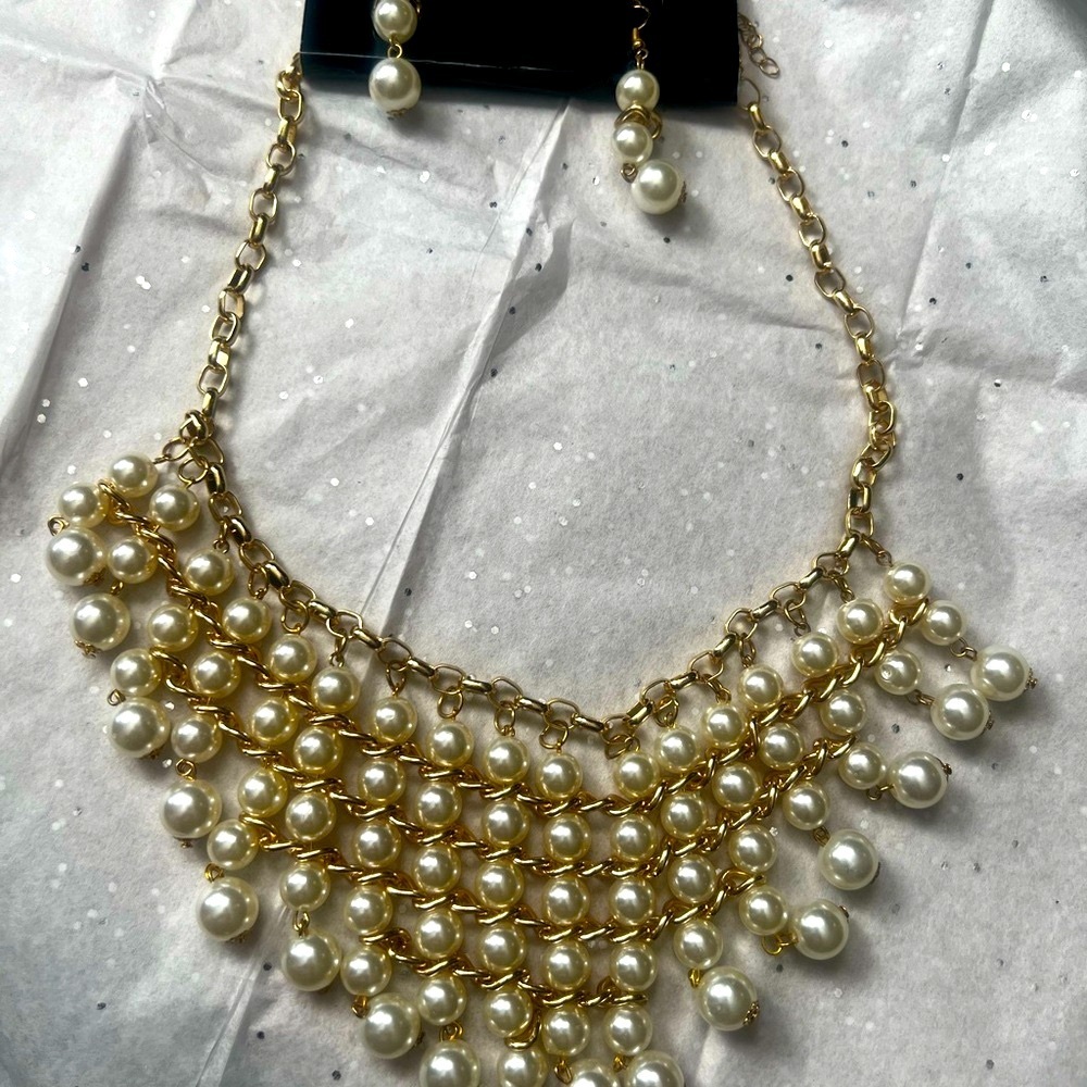 Fashion Jewelry Cascade, Pearl& Gold Nevklace